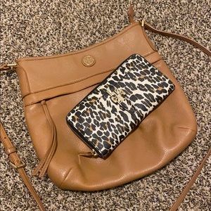 Loved Tory Burch Crossbody/wallet combo